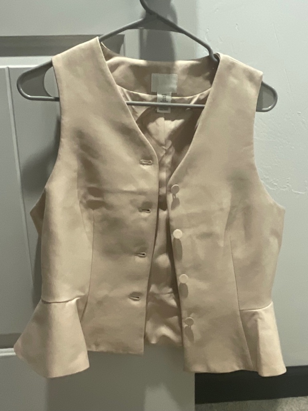 White dogwood button up frilly/ruffle vest